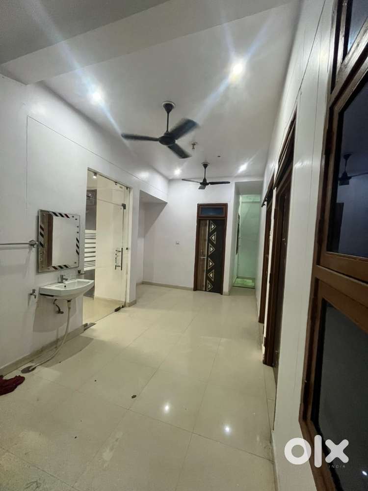 2room available fo rent