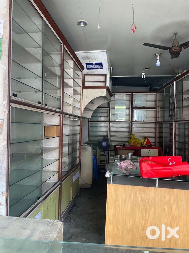 Urgent Sale – Retail Shop Furniture
