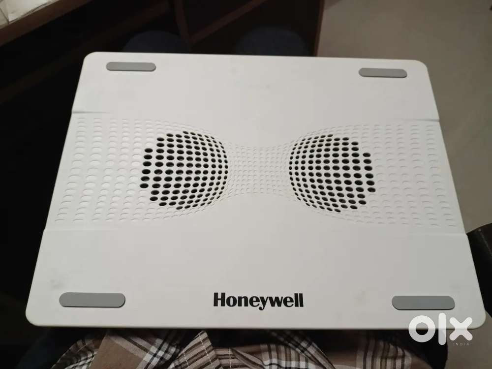 Laptop Cooling Pad Available in A1 Condition