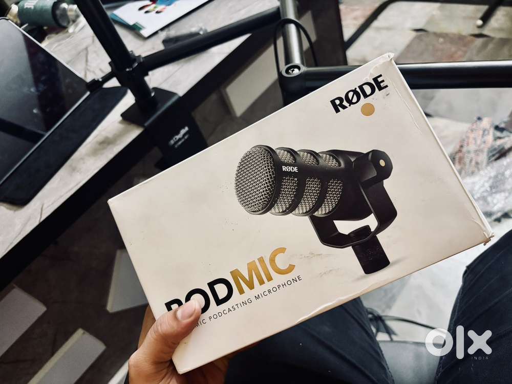 Rode Pod Mic + Table Tripod + Audio Array + JBL ANC Head Set