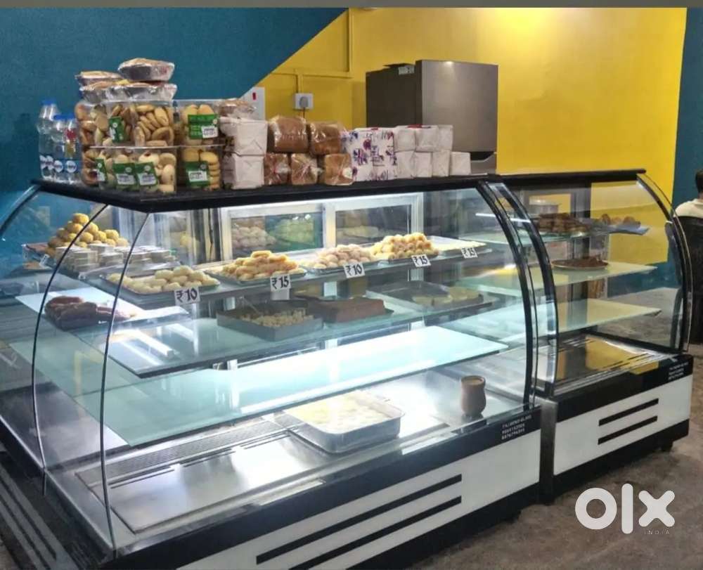 SWEETS DISPLAY COUNTER