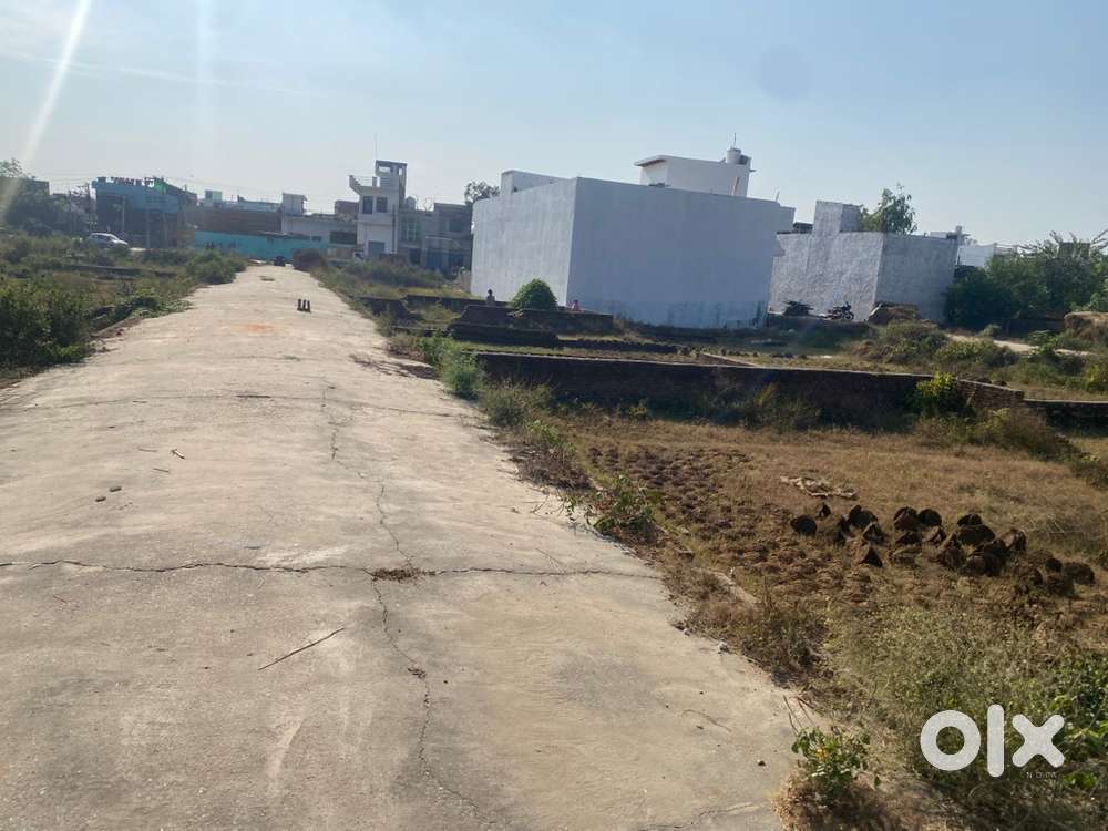 100 gaj ka plot hai ,Fatak par karke Kamalpur road per