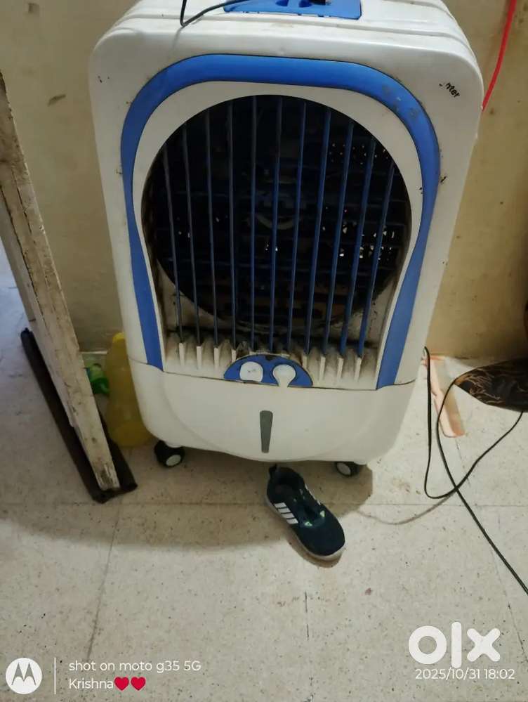Selling this Cooler 2000 rs only