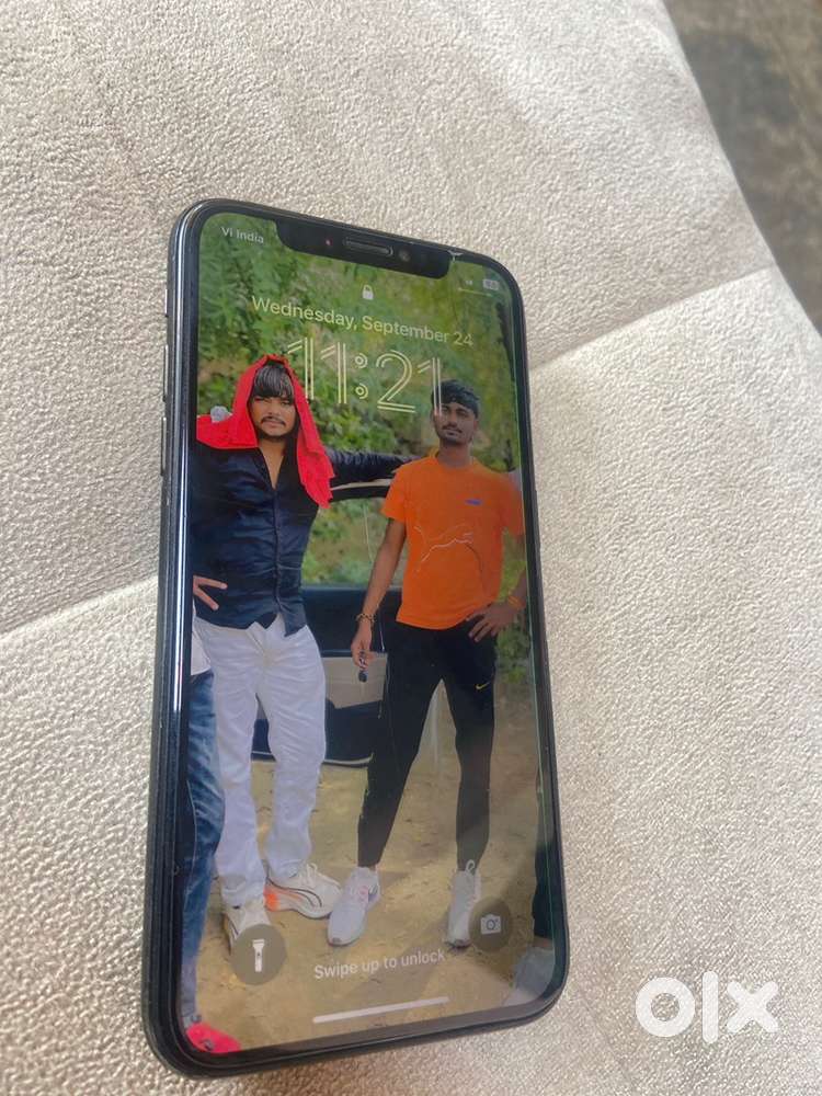 I phone x  All oky  Display original  Battry helth 75% Price -13500