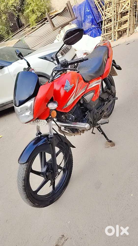 Honda CB shine self start bike good engine good tayre all ok 1st onr