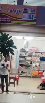 Ground floor shop in live location