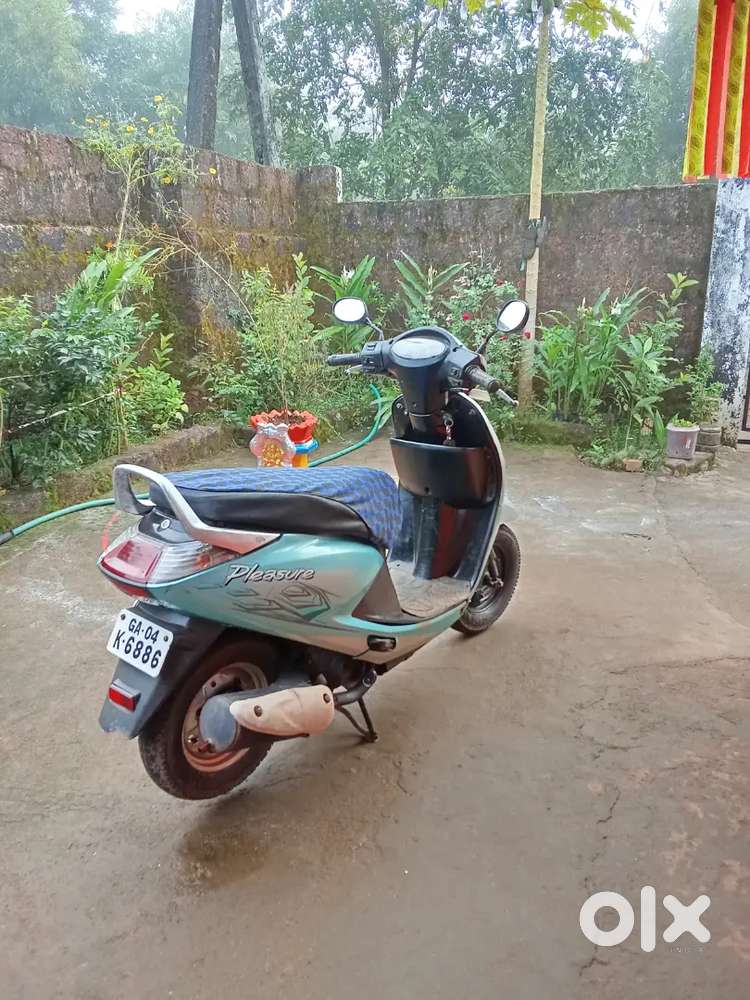 Hero honda pleasure 2013 model red colol