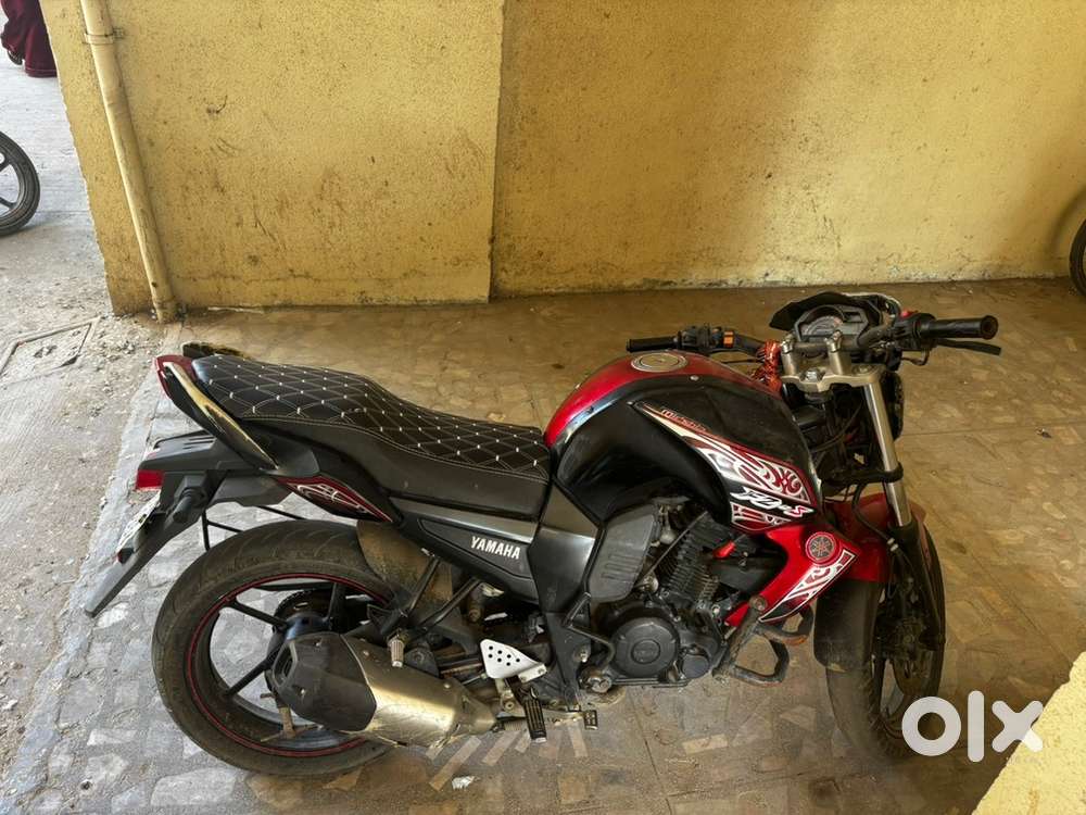 Yamaha fzs dec 2014 model