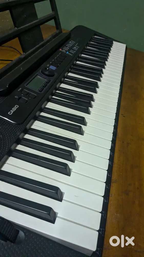 Casio CTS 300 PORTABLE KEYBOARD