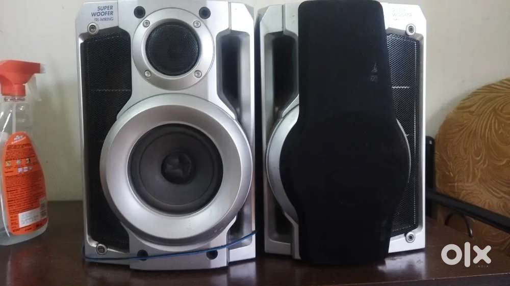 Panasonic Hifi Speakers with built in Sub woofer