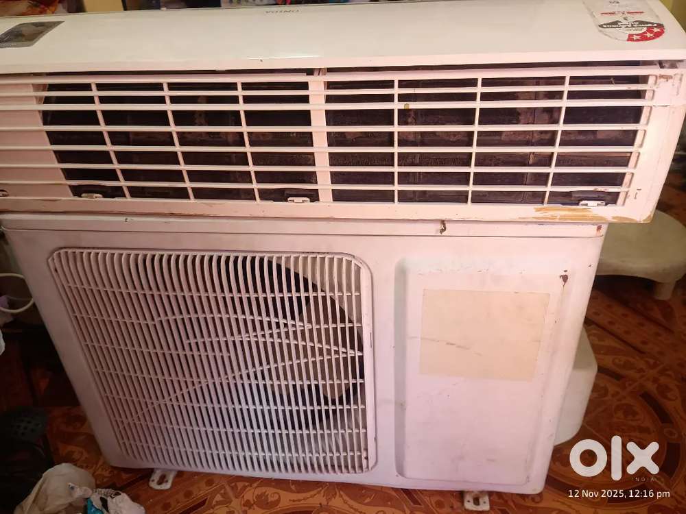 Onida split AC 1 ton . price 12000