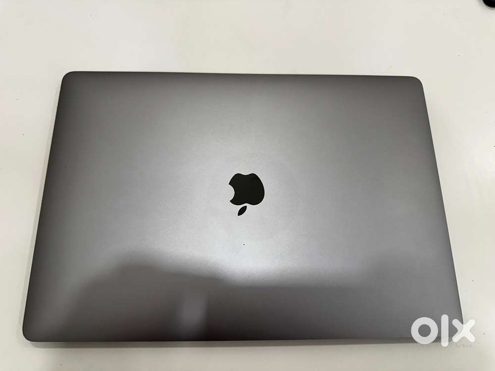 Macbook pro 15 inch touchbar model