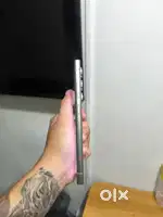 Samsung's galaxy S24 ultr with all accessories