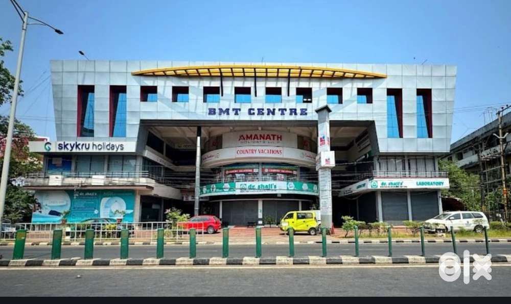 OFFICE STAFF FOR A TRAVELS