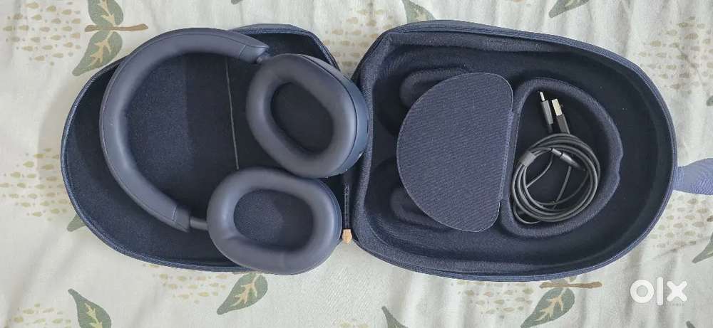Sony WH-1000 XM5 Headphones