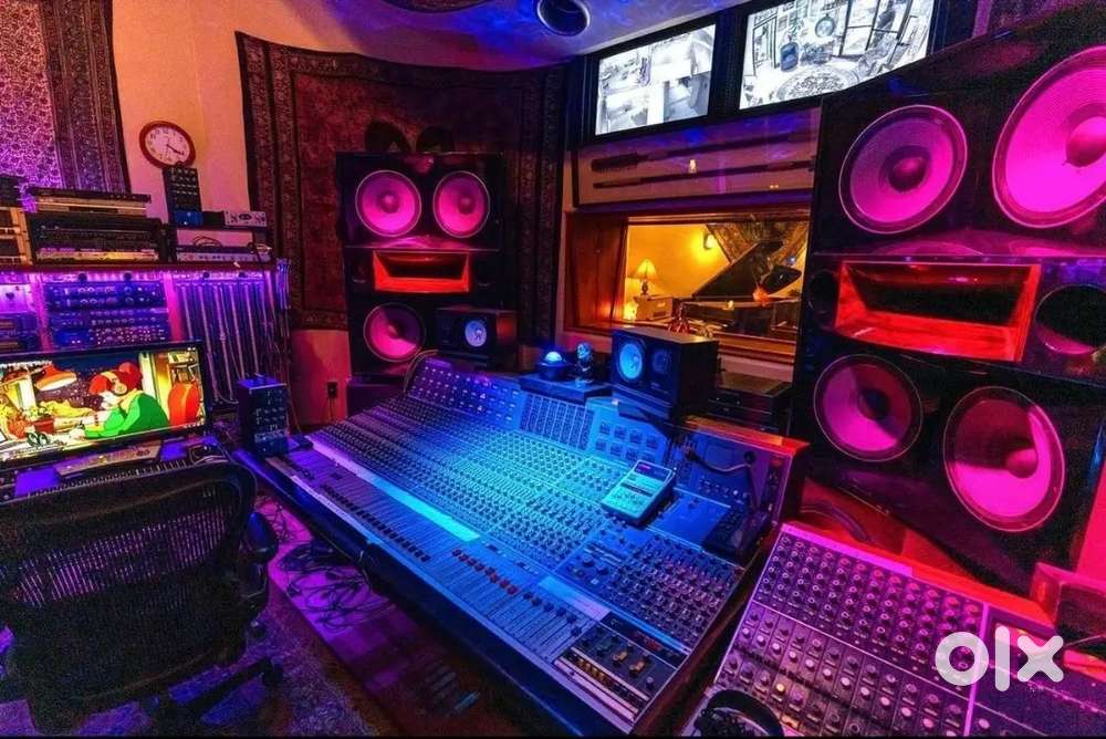 Audio mixing and mastering pro quality sounding tracks like pros