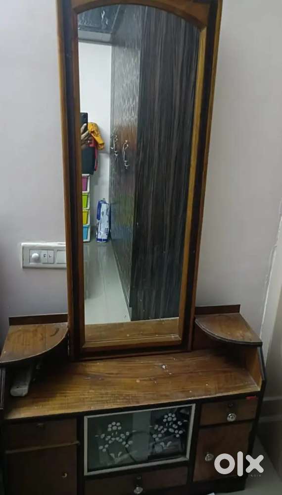 Wooden dressing table with Mirror (Good condition)