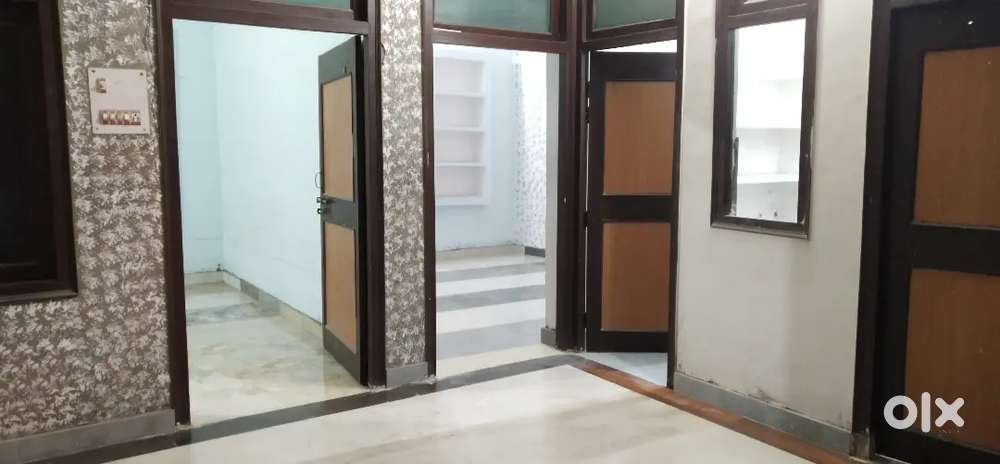 Rooms for family and girls with full security in main market