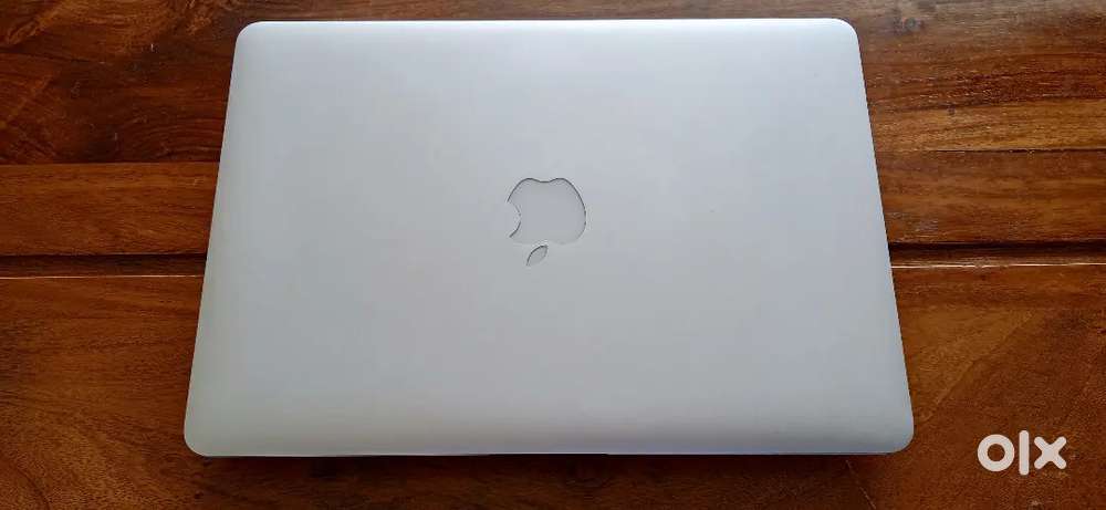 Silver 13 Macbook Air (with HDMI cable) for Sale!!