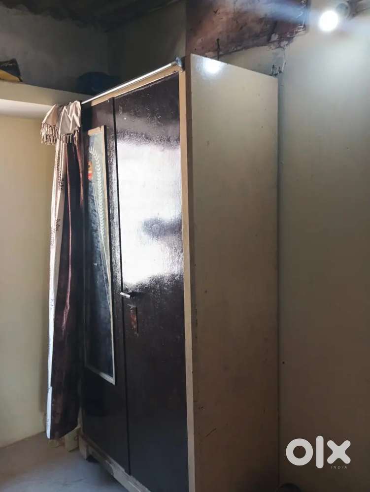 કબાટ લોખંડ