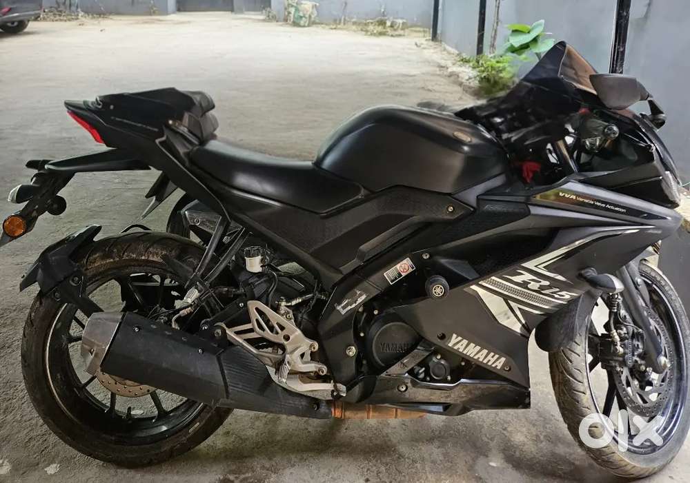 R15 V3 Black