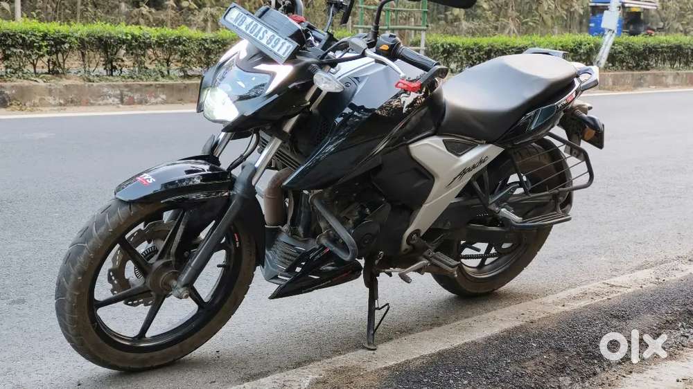 Apache 160 4v scratch less. Top notch condition price is negotiable