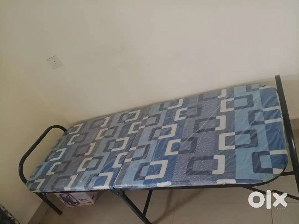 Folding bed