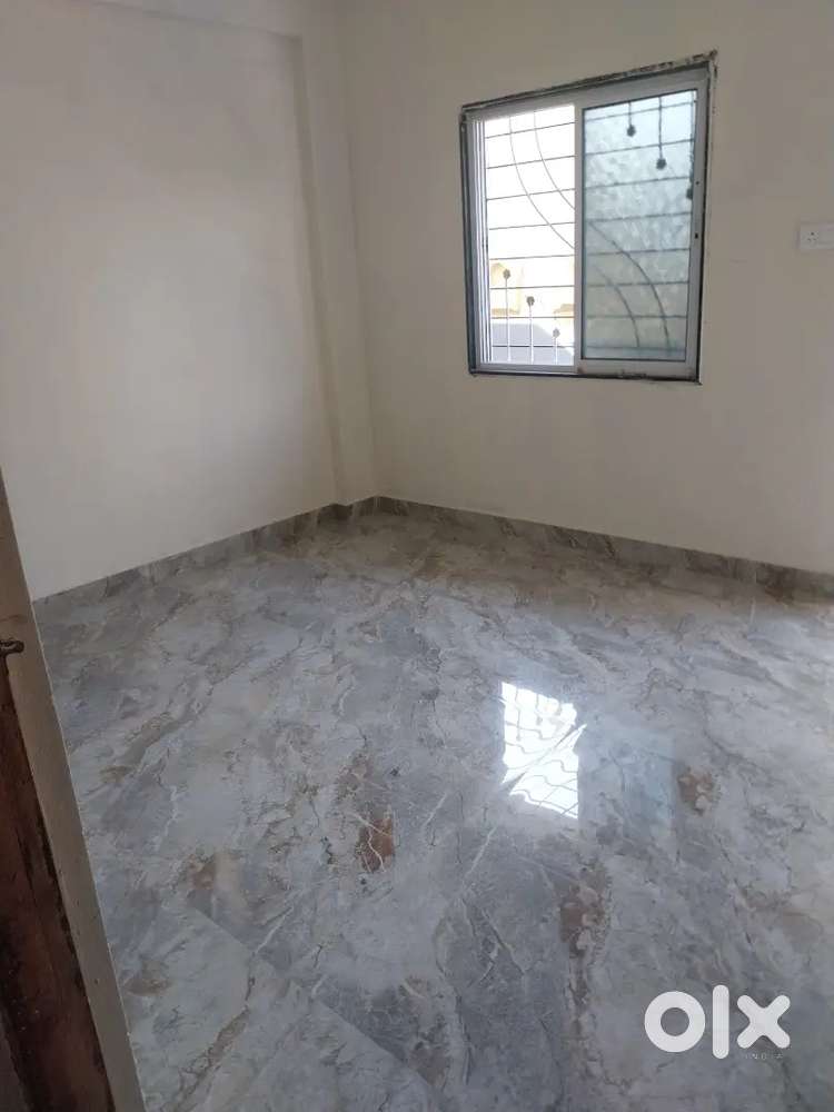 I bhk for rent in thergoan bachelor allowed 30000 deposit