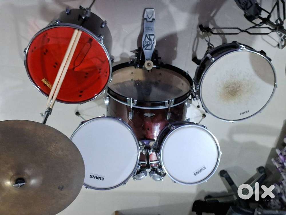 Tama Drum Set