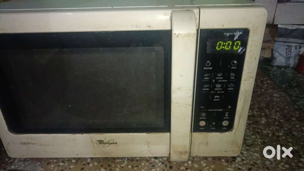Microwave oven No scrates and burn marks on body