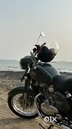 This is Jawa classic 350. India’s first dark green edition Jawa bike.