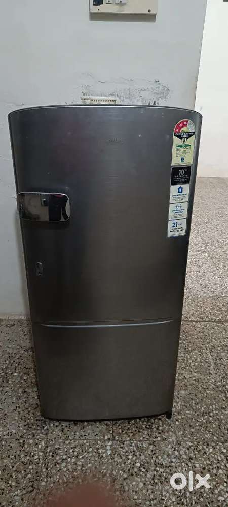 SAMSUNG REFRIGERATOR