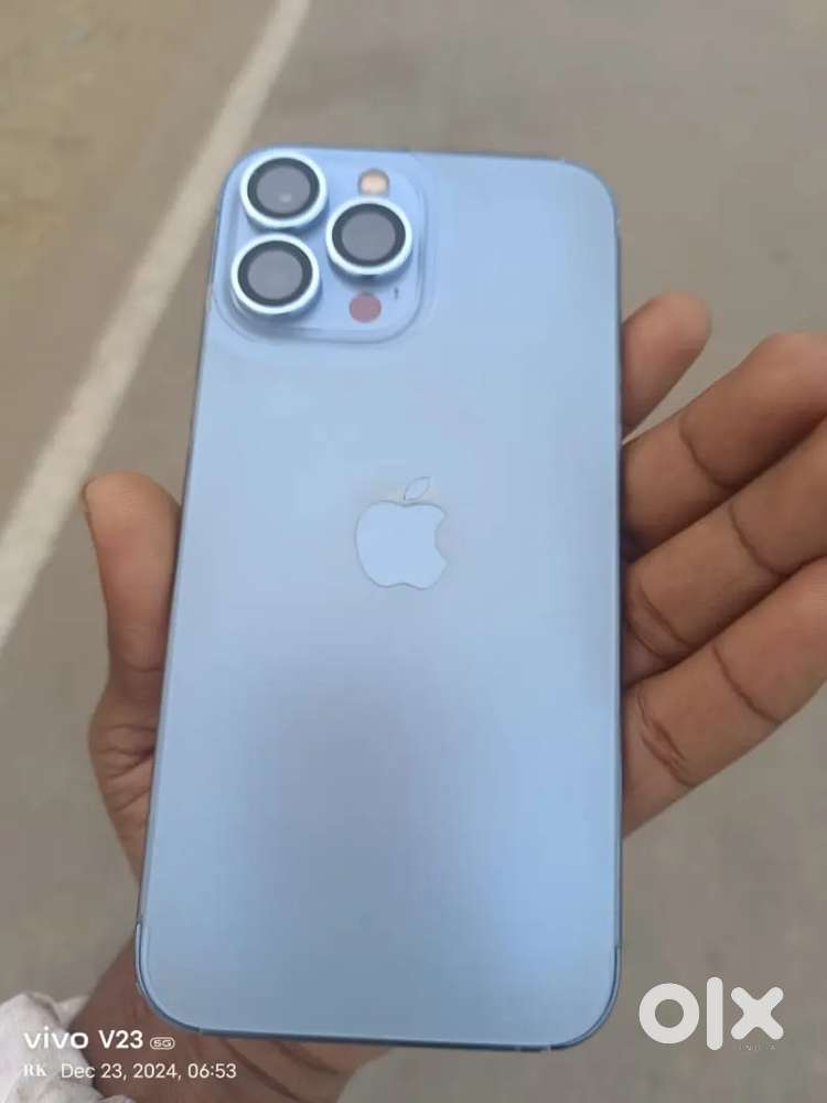 I phone 13 pro Max 256 gb battery 79%