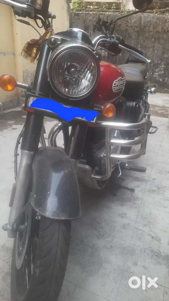 Royal Enfield Bullet 350 (Military Red Colour)
