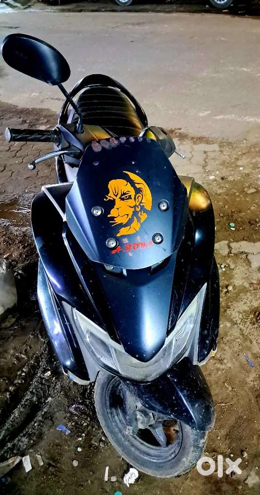 Burgman Street 125 Black edition