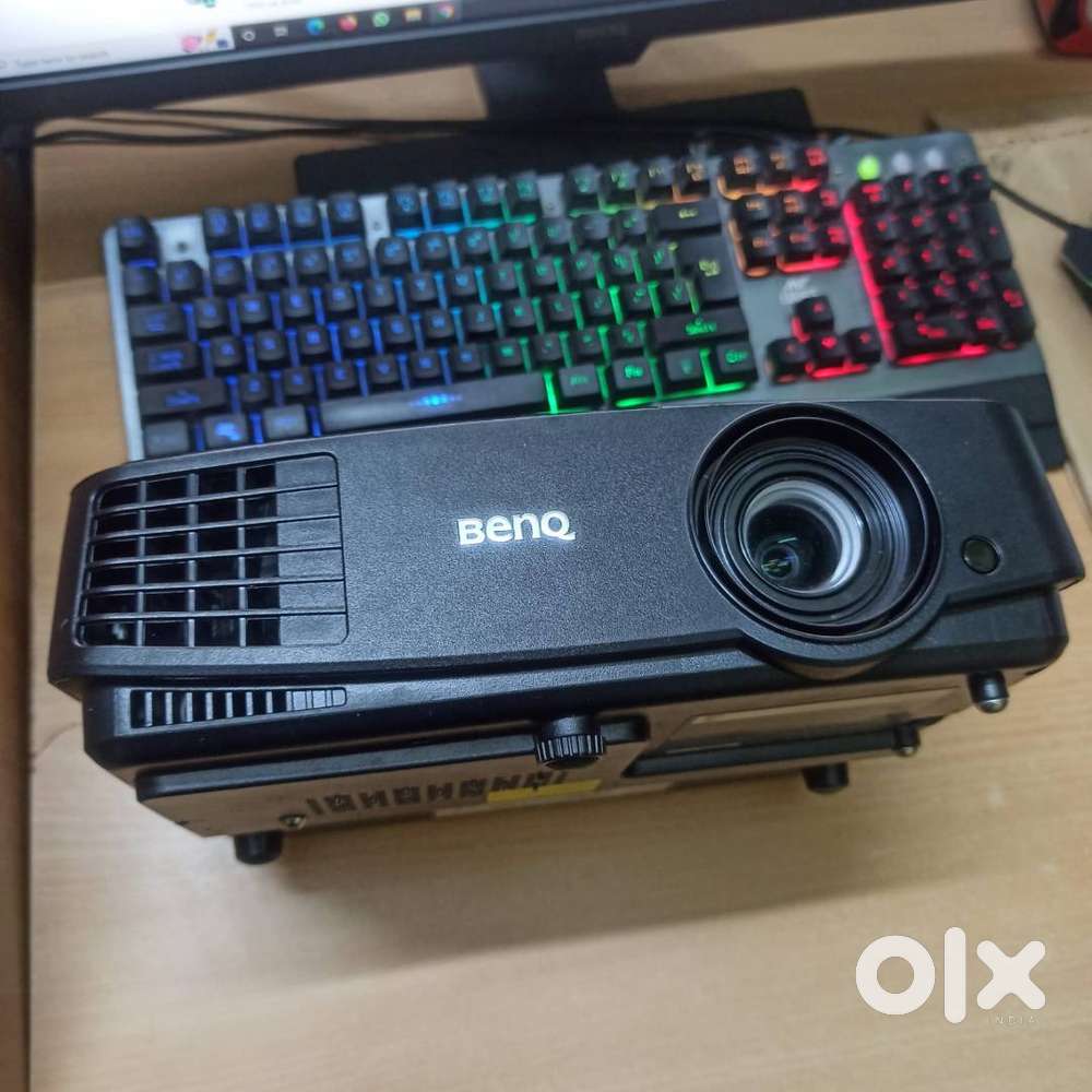 Benq Projector good condition good for home and office