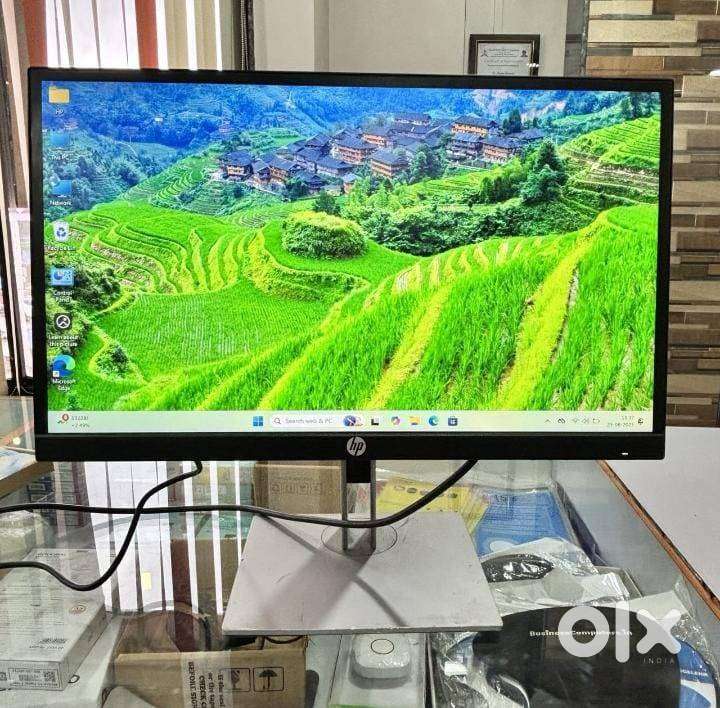 HP P22 G4 22INCH MONITOR with Hydraulic stand