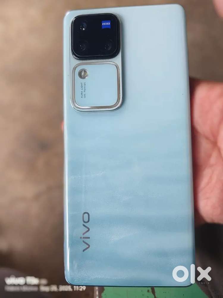 Vivo v30 pro bechana hai