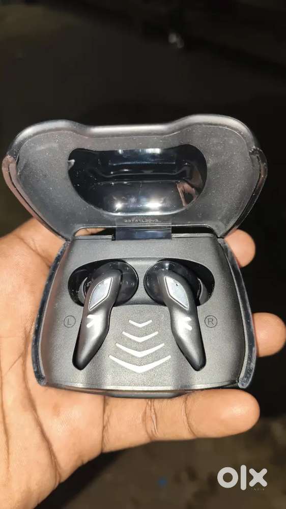 Air bass ear buds