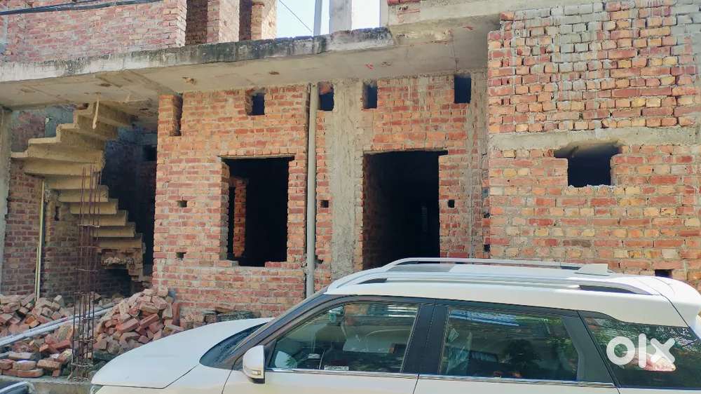 Semi furnished building