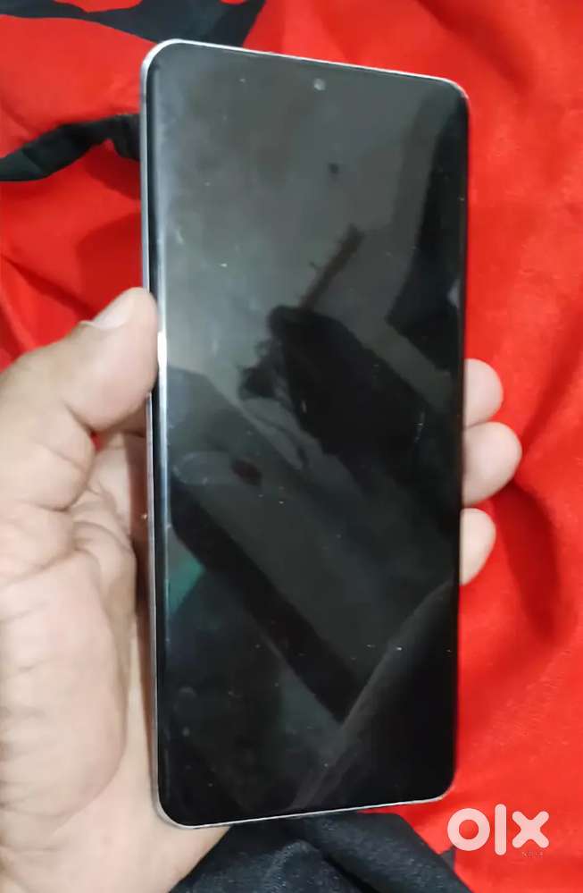 . Samsung Galaxy S20 Ultra  Thin White Line  Back Crack