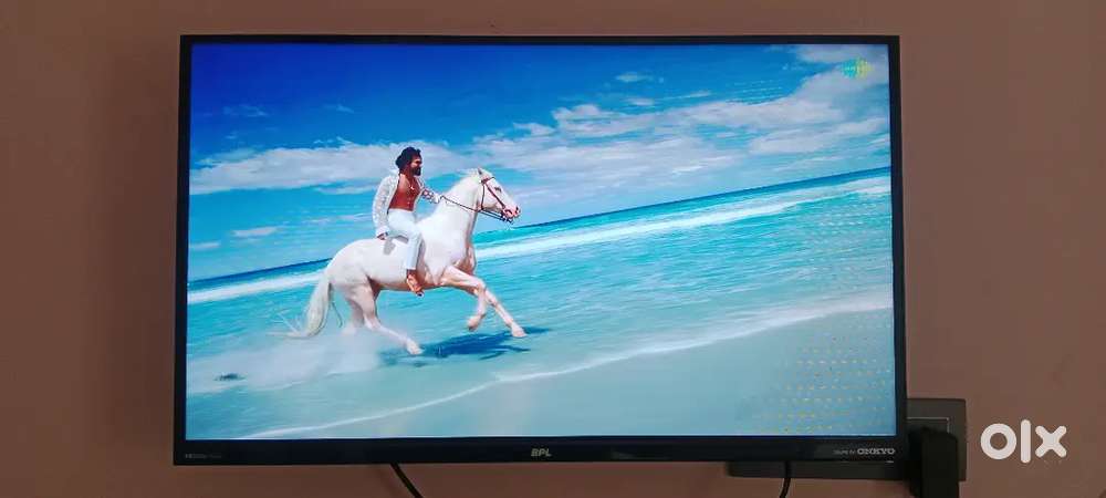 BPL 32 inches led tv and 80watts sound bar