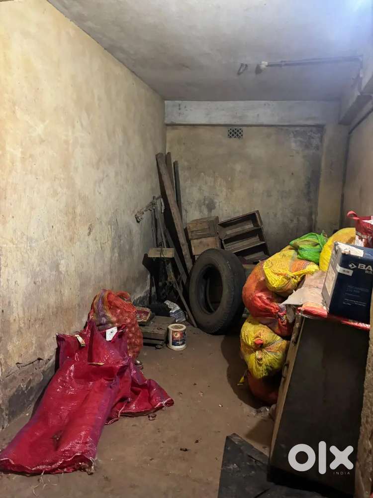 It's a warehouse.located in Dumdum cantonment Gora bazar