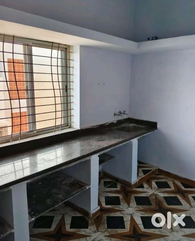 1bhk flat available for girl in smriti nagar