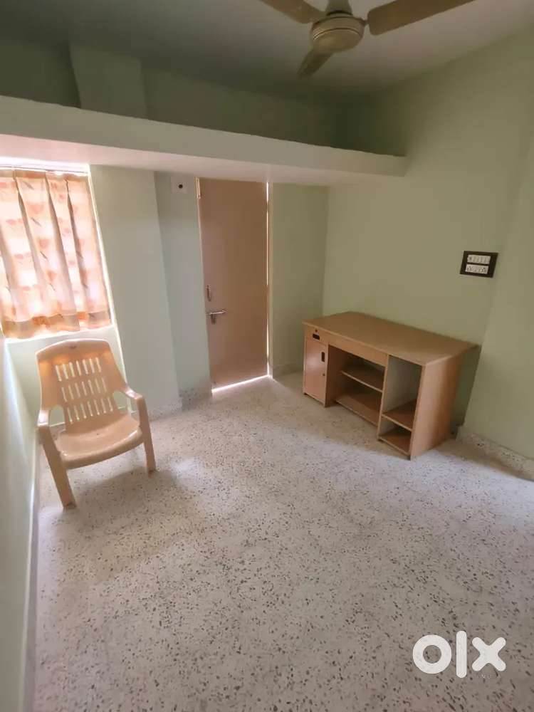 PALDI Bachelor Allowed 2.5BHK Semi Furnished Flat For Rent In PALDI