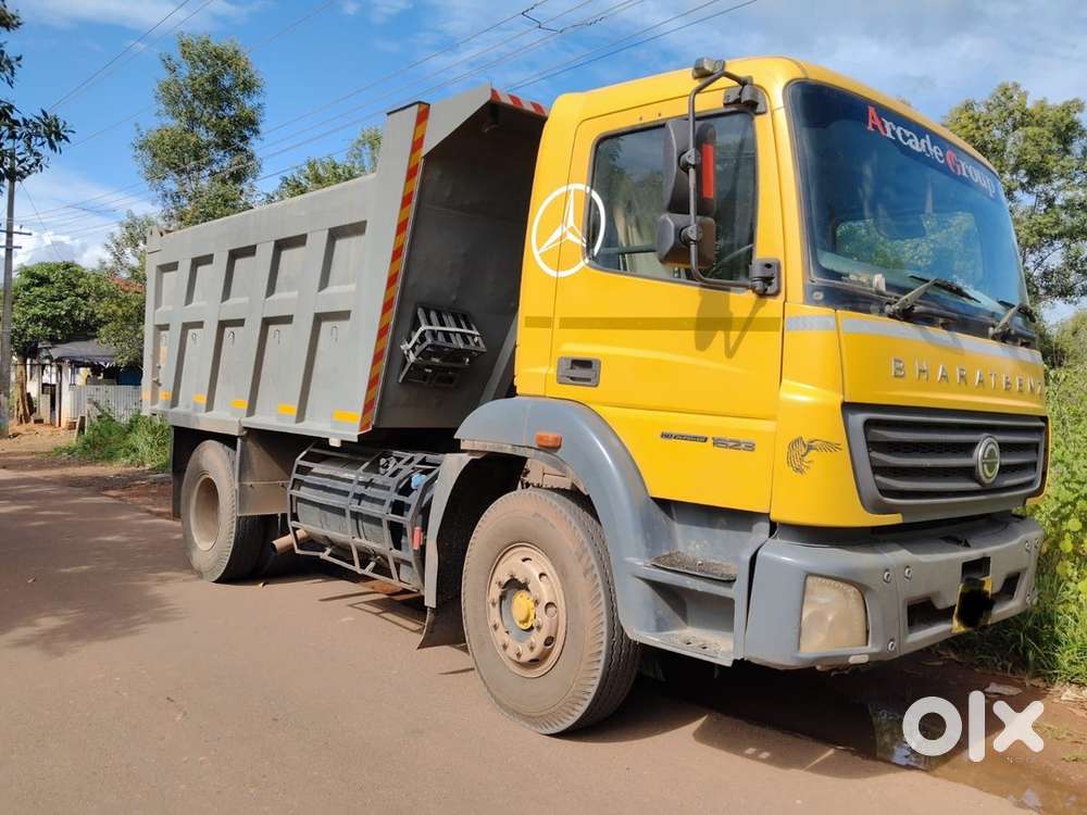 Benz 6 wheel tipper 410 cft