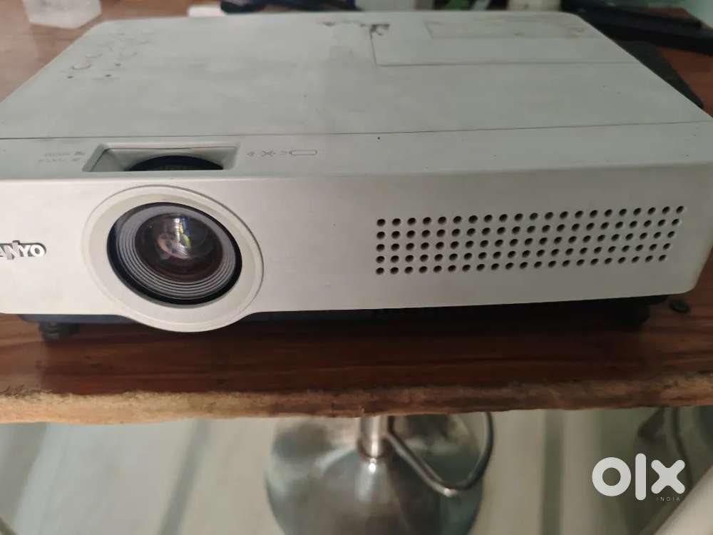 Sanyo xga projector urgent money