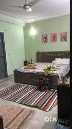 Onlh for girls, spacious, well maintained room available