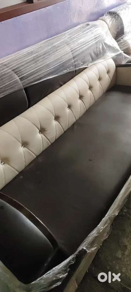 3 seats sofa