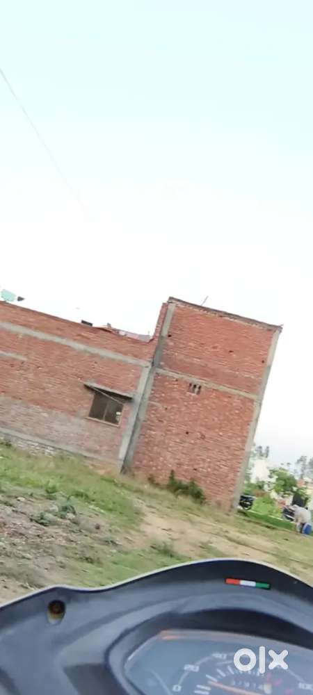 डोरा रोड बहुत शानदार लोकेशन मुख्य हाईवे से 200 मीटर 22 फिट सड़क